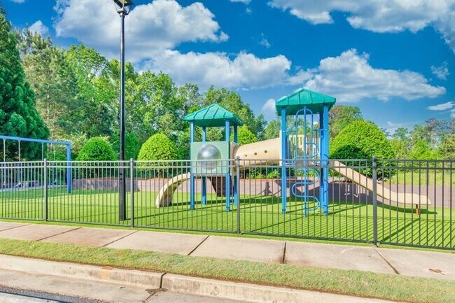 Building Photo - 8580 Village School Dr