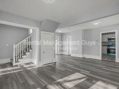 Building Photo - 1912 N 15th Ave