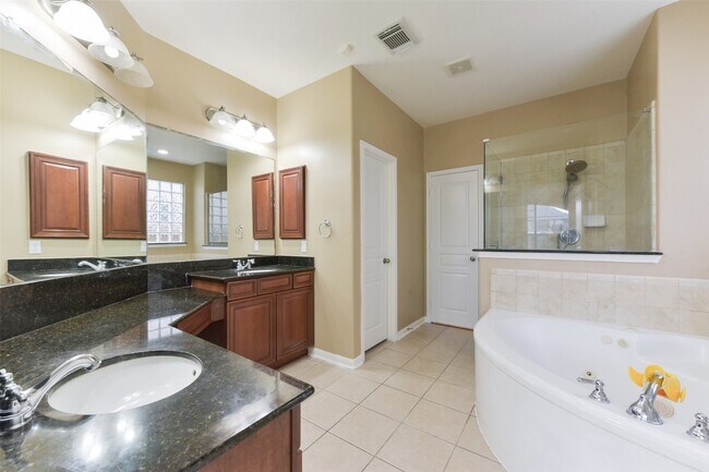 Building Photo - 18111 Blues Point Dr