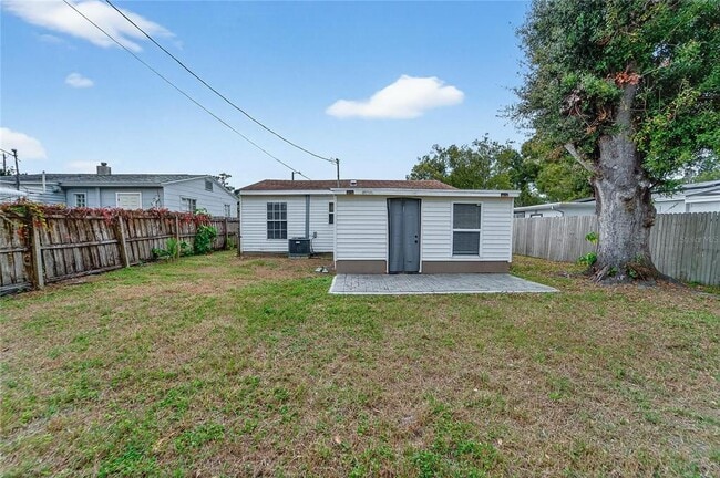 Building Photo - 4945 36th Ave N