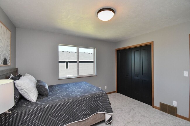 Building Photo - 3900 S Caballo Ct