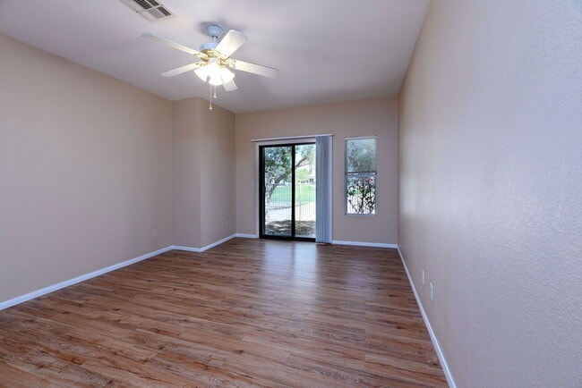 Building Photo - "Discover Comfort & Style: Spacious 3-Bedroom, 2-Bath Home in Las Vegas, NV!"