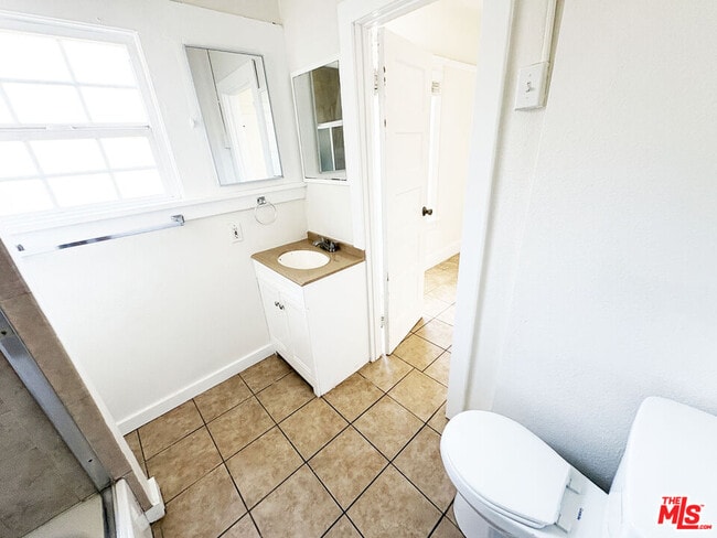 Building Photo - 1743 S Catalina St