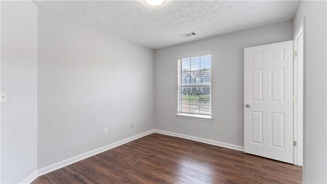 Building Photo - 317 Shasta Ln