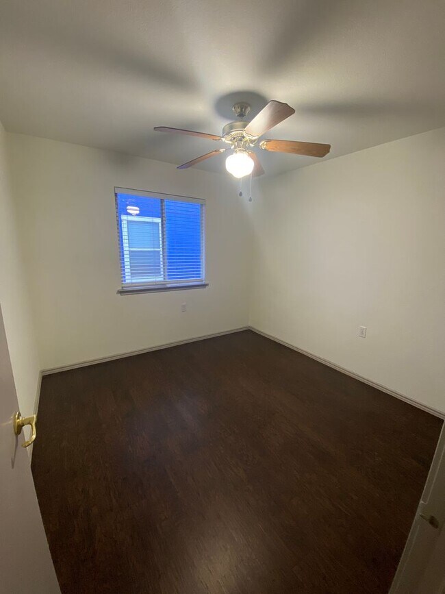 Building Photo - Cozy 3 bed in the Heart of East Austin