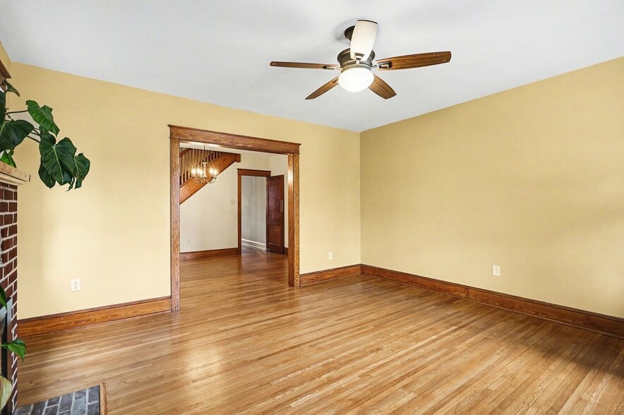 Building Photo - 144 Seminary Ave