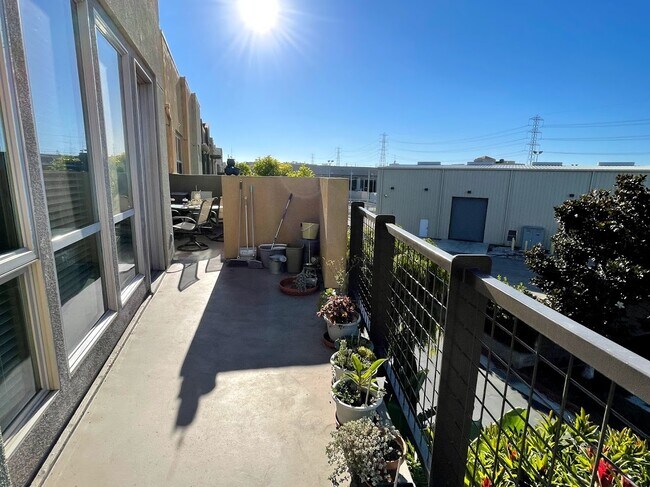 Building Photo - 5401 W 149th Plz