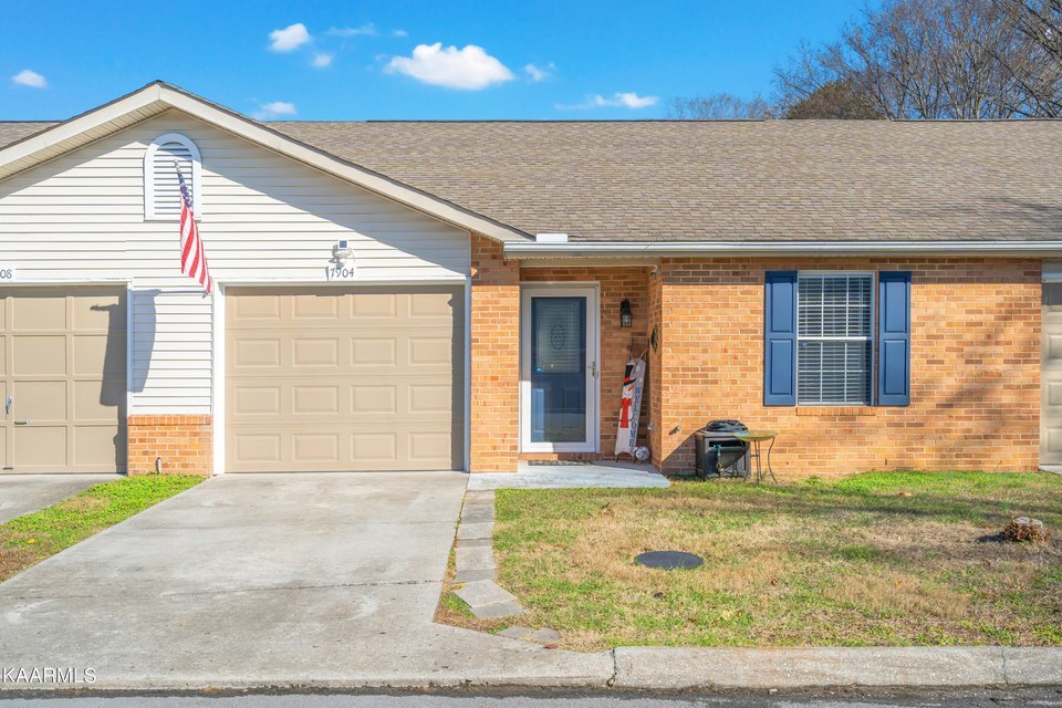 Building Photo - 7904 Cavanaugh Way