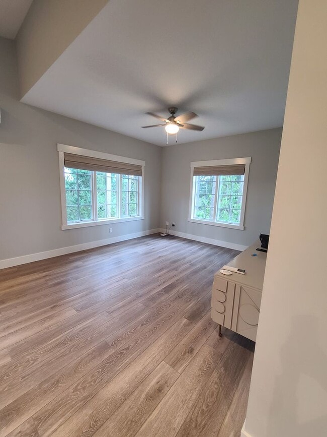 Building Photo - 2 bed, 2 bath newer construction condo