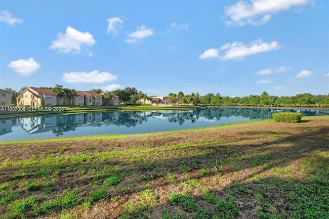 Building Photo - 12400 Vista Isles Dr