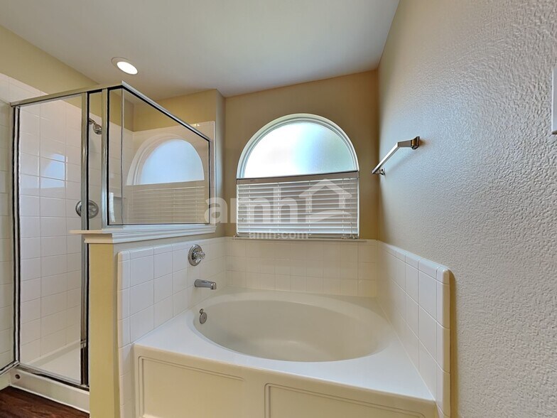 Building Photo - 210 Dartmouth Dr