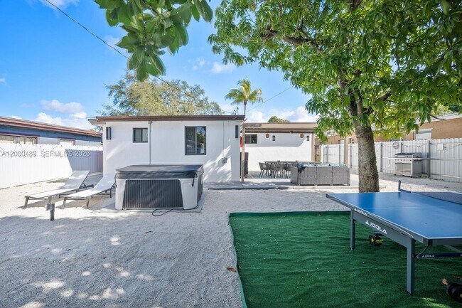 Building Photo - 11730 NW 3rd Ave