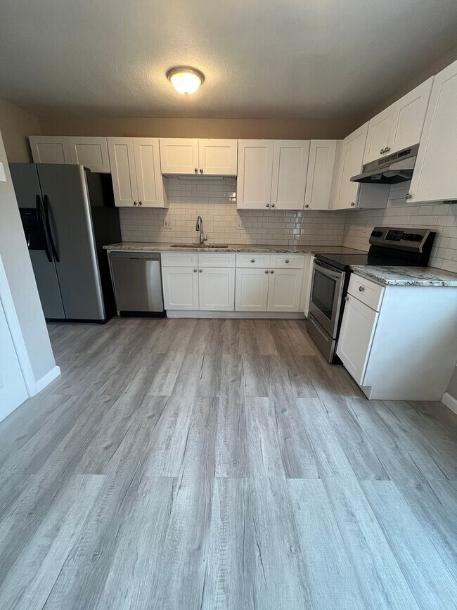 Primary Photo - For Rent – Beautifully Remodeled 2-Bedroom Unit in Denver