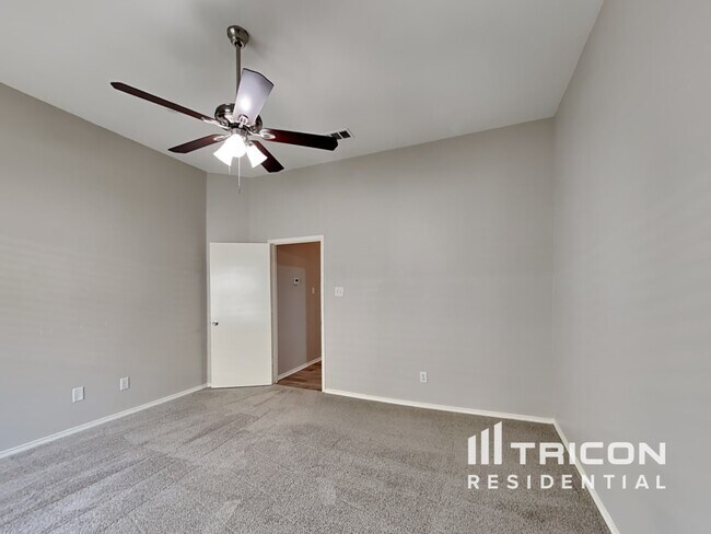 Building Photo - 6701 Fairglen Dr