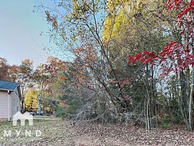 Building Photo - 1334 Reid St