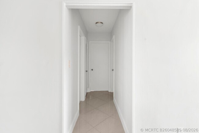 Building Photo - 477 NE 35th St