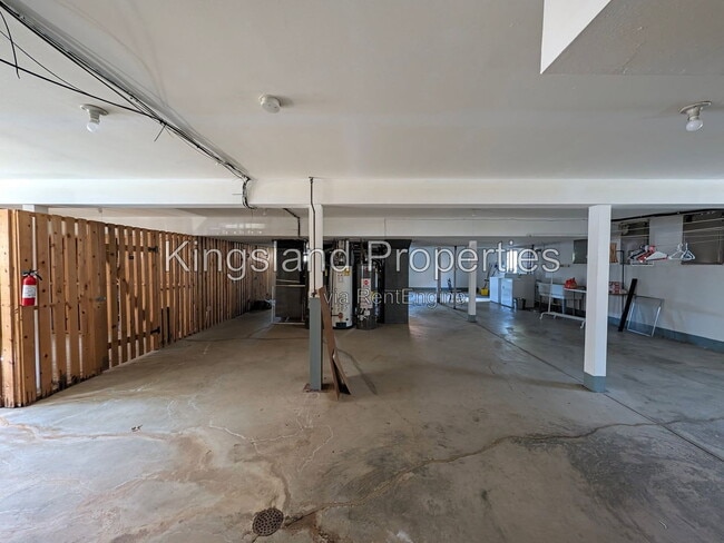 Building Photo - 5353 Walsh St