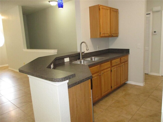 Building Photo - 6055 Westgate Dr