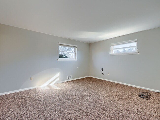 Building Photo - 3 Bedroom Ranch in Camp Hill