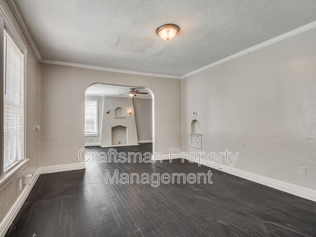Building Photo - 2301 N Florida Ave