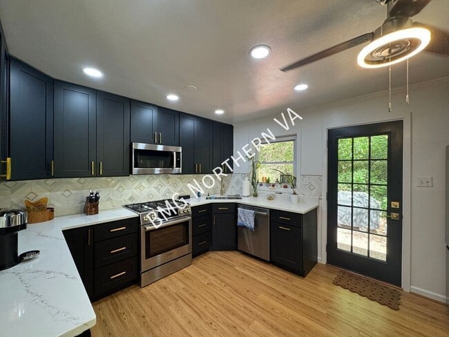 Building Photo - 6413 Berkshire Dr