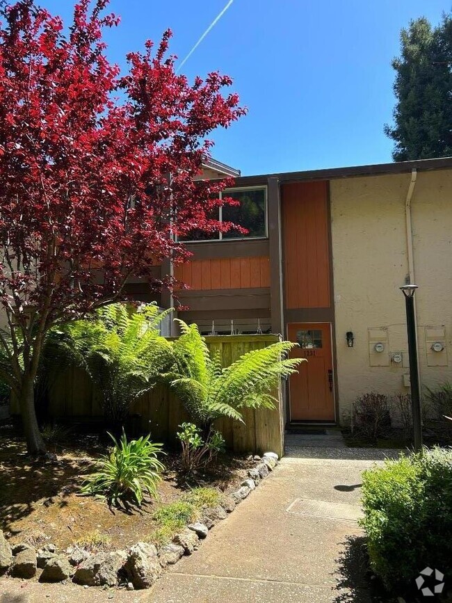 Building Photo - 1231 Oddstad Blvd