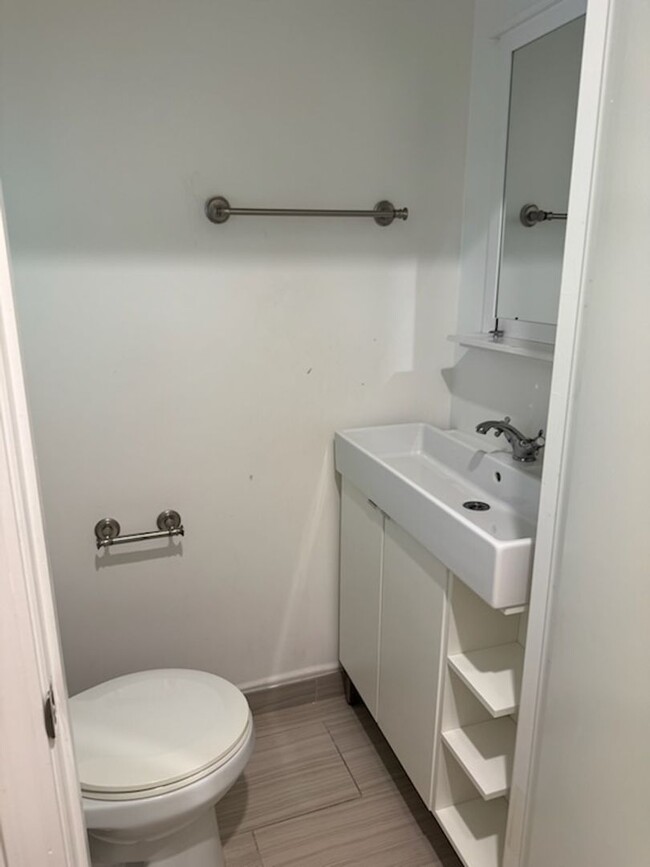 Building Photo - Los Altos, Very Nice  3 Bedroom 2.5 Bath H...