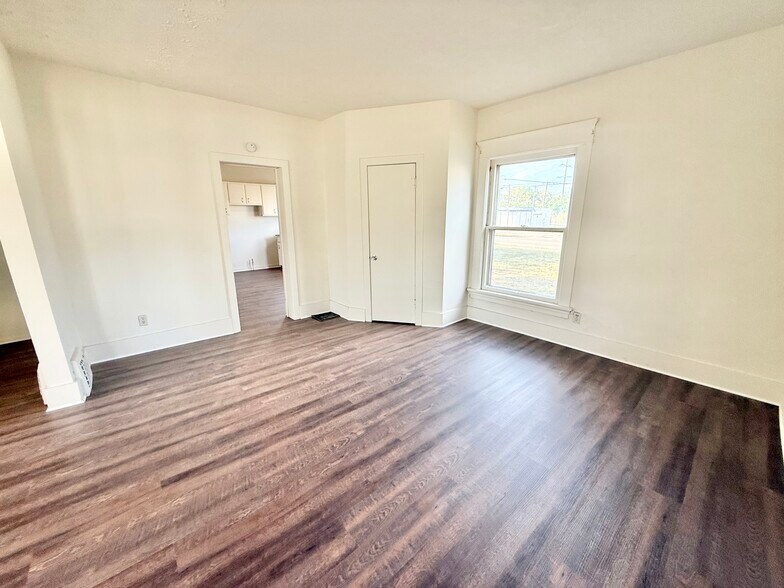 Building Photo - 1507 Garfield Ave SW