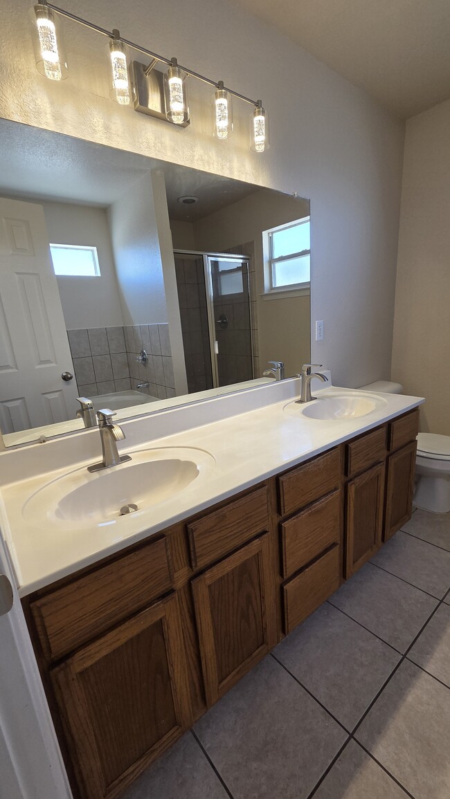 Building Photo - 12340 Tierra Arroyo Dr