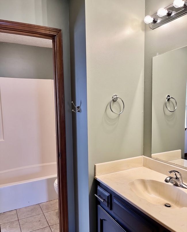 Building Photo - Coming Soon! Spacious 3-bedroom, 2-bathroom home in the highly sought-after Blue Springs area!