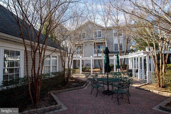 Building Photo - 12852 Fair Briar Ln