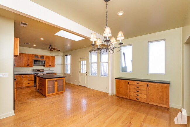 Building Photo - 3945 N Christiana Ave