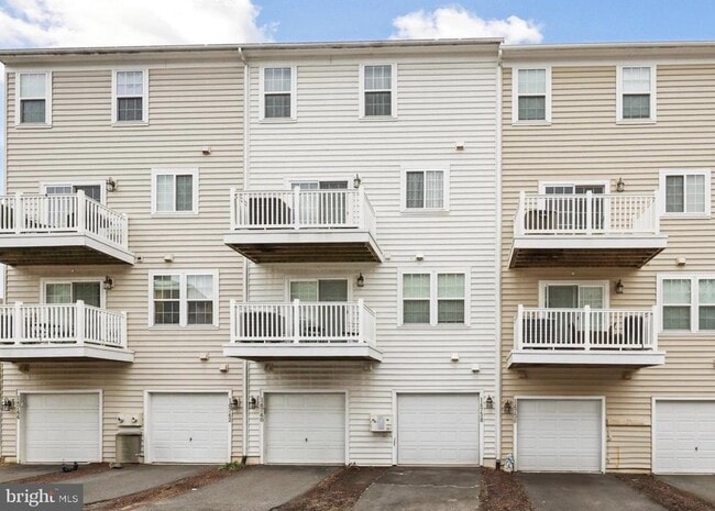 Building Photo - 14738 Mason Creek Cir