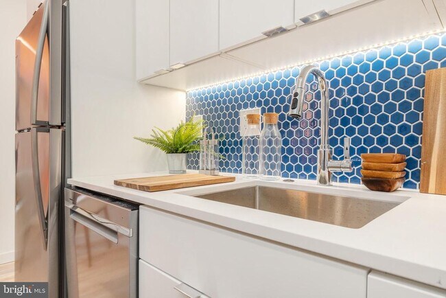 Primary Photo - 1131-39 N Front St