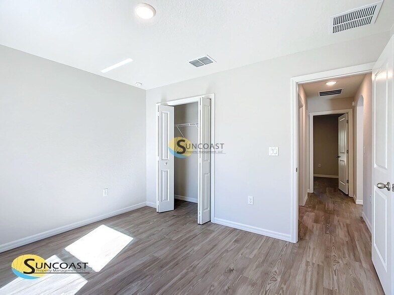 Building Photo - 4810 SW 139th St Rd
