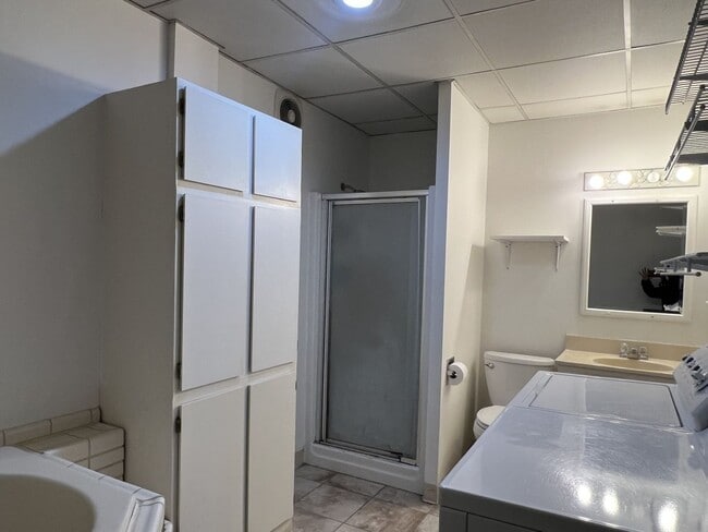 Building Photo - 211 N Queen St