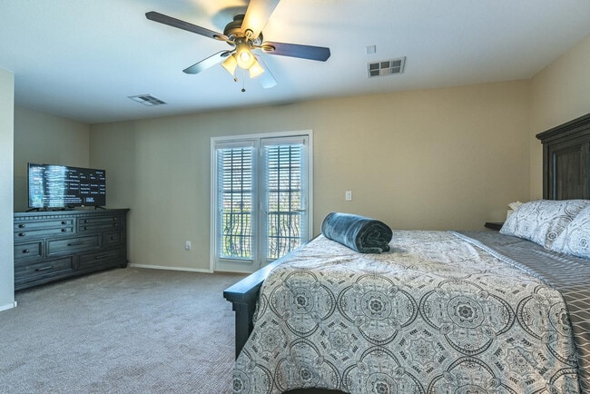 Building Photo - 1628 E Canyon Creek Dr