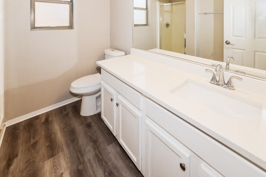 Building Photo - 13833 W Keim Dr