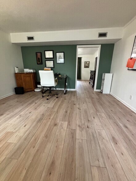 Office - 400 Colonial Dr