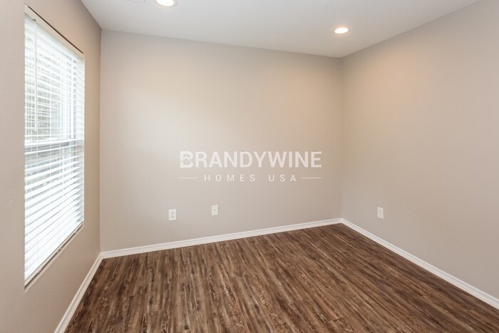 Building Photo - 8950 Chalkstone Rd