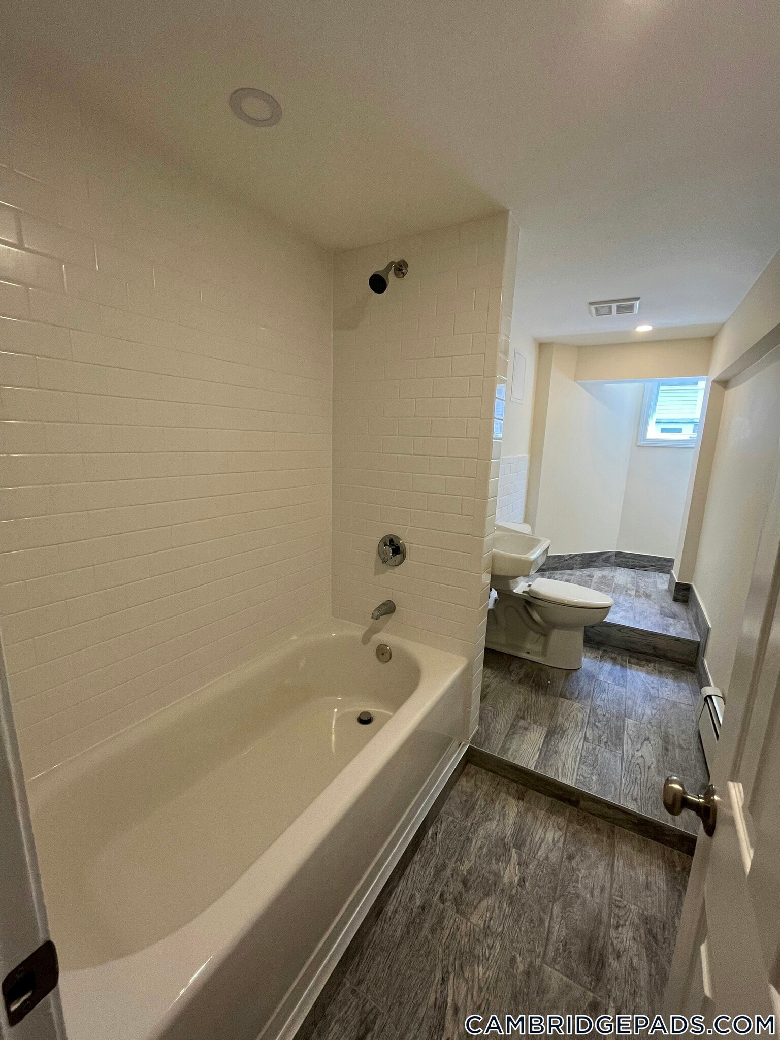 Building Photo - 381 Harvard St