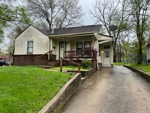 Building Photo - short term lease available