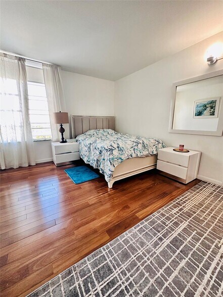 Building Photo - 1391 S Ocean Blvd