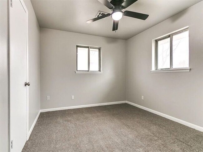 Building Photo - Super 4 Bed 1.5 Bath in the South Gate Addn in Moore, OK