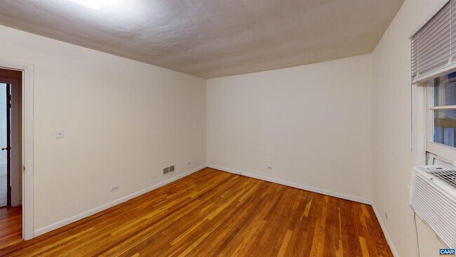 Building Photo - 130 Apple Tree Rd