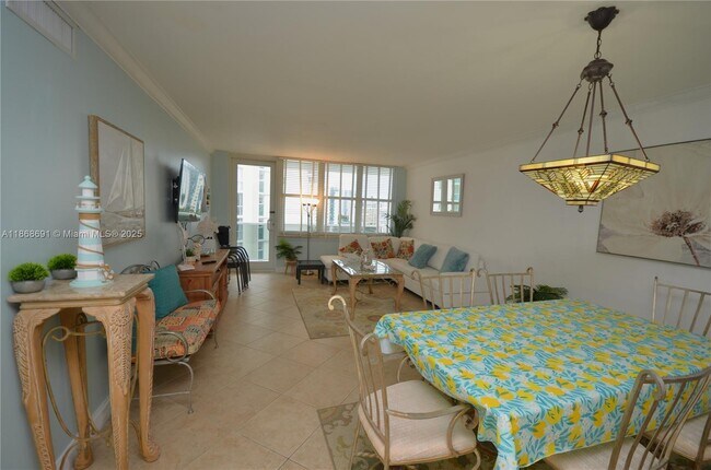 Building Photo - 3725 S Ocean Dr