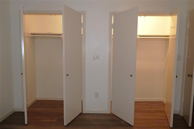Building Photo - 6429 Bayou Glen Rd