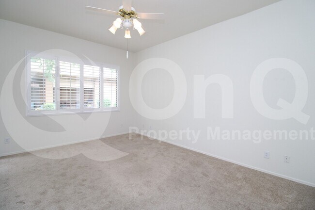 Building Photo - 9634 E Rocky Lake Dr