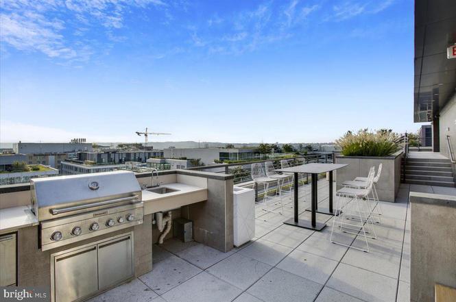 Building Photo - 1211 Van St SE