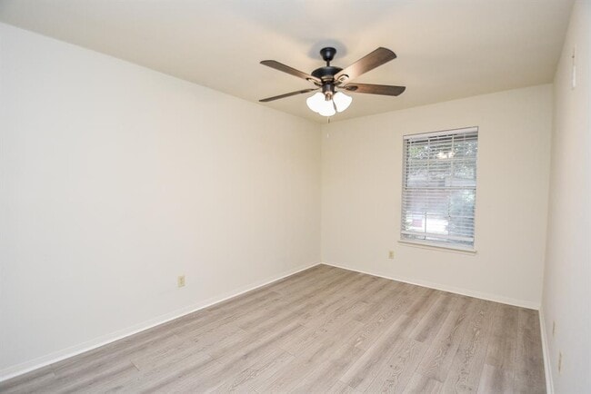 Building Photo - 4018 Bassingham Dr